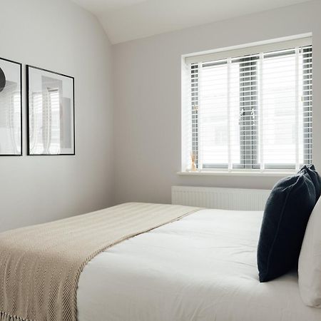 Inviting 2 Bedroom House In דורקינג מראה חיצוני תמונה